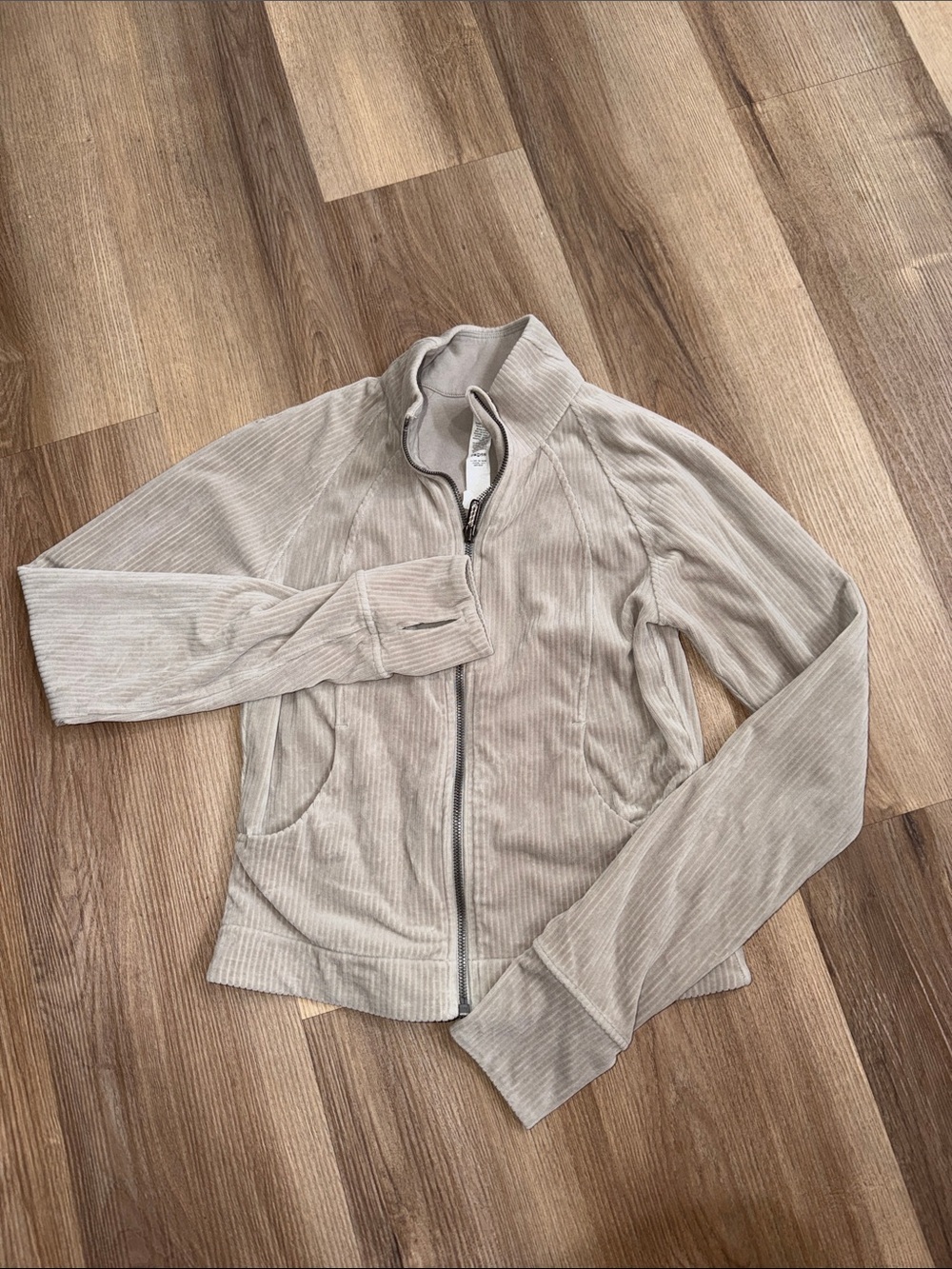 Lululemon Scuba Track Jacket Velvet Cord
Riverstone Beige Zip Up Sweatshirt 4